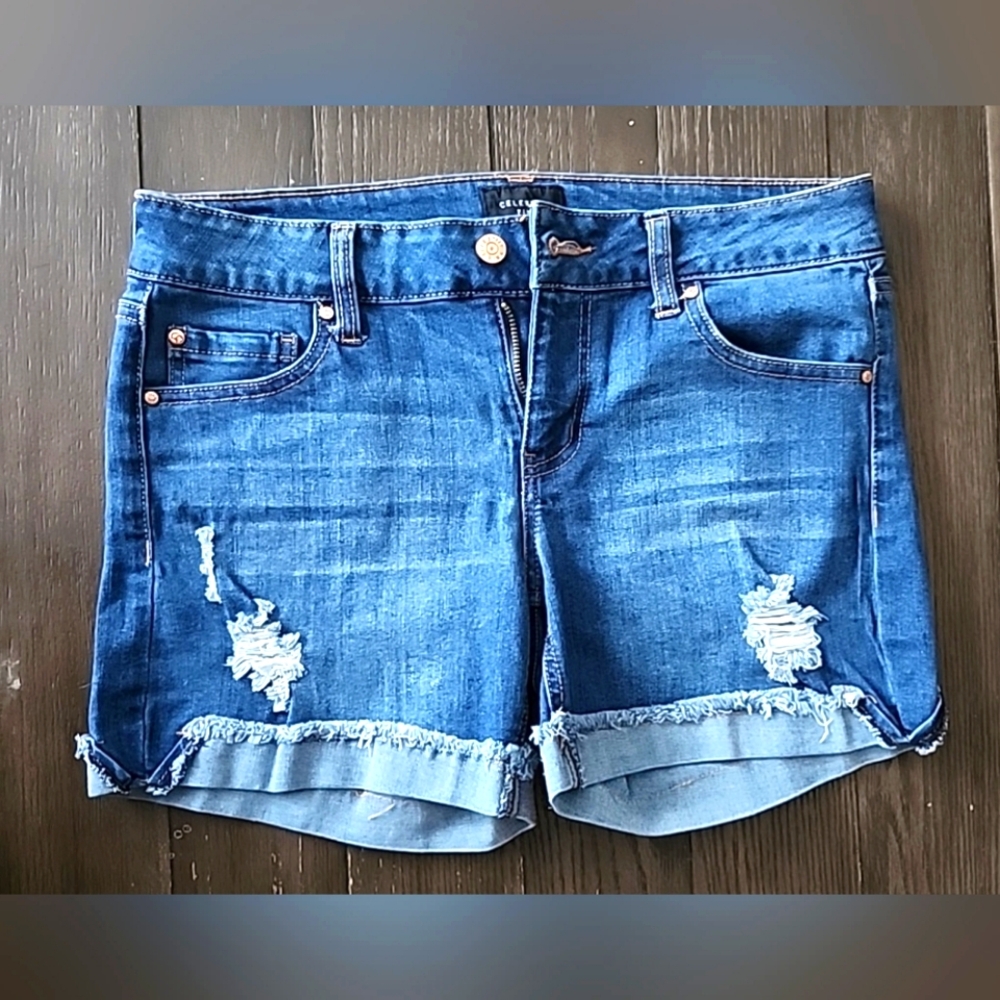 Celebrity Pink Jean Shorts Low Rise Size 5 / 27 EUC Blue Denim Distressed